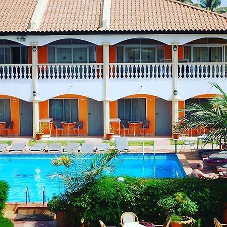 Cape Point Hotel Bakau 외부 사진