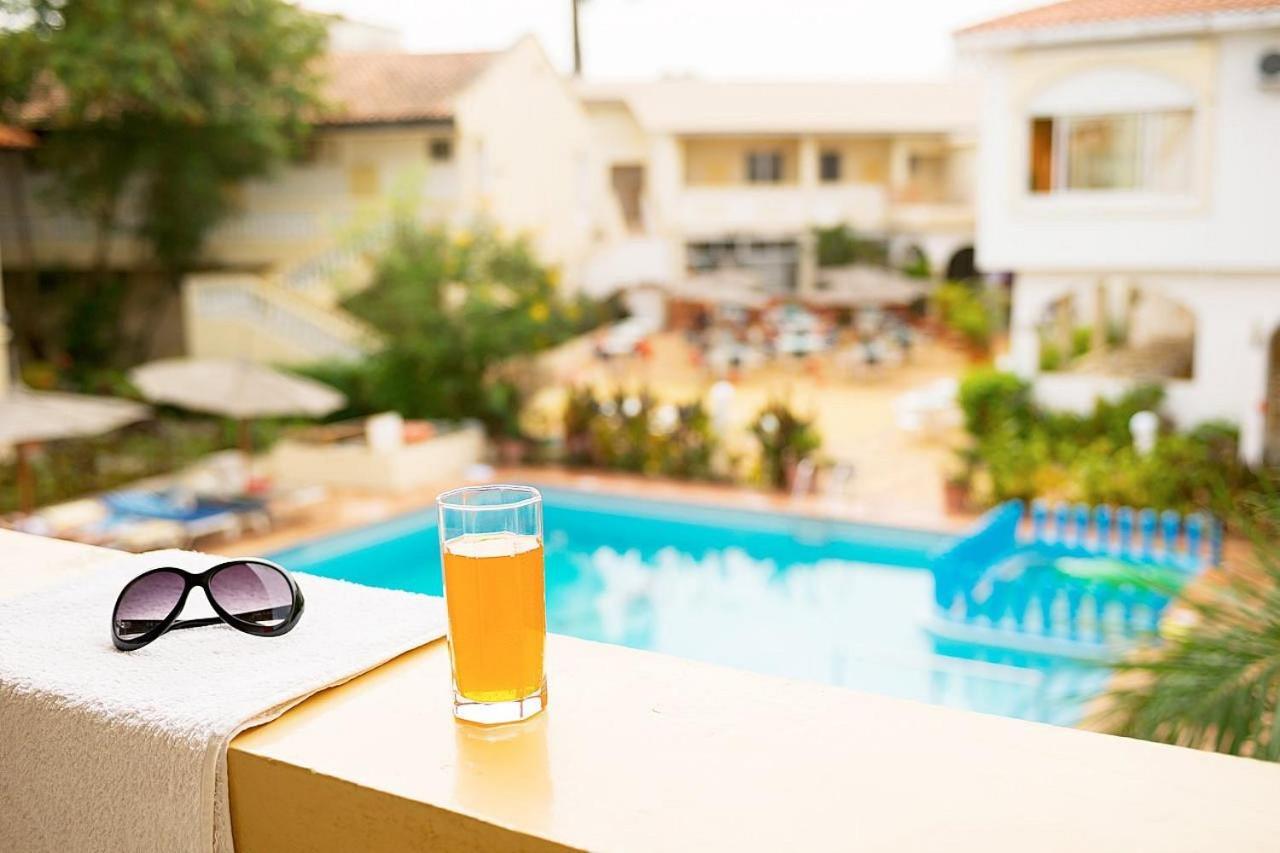 Cape Point Hotel Bakau 외부 사진