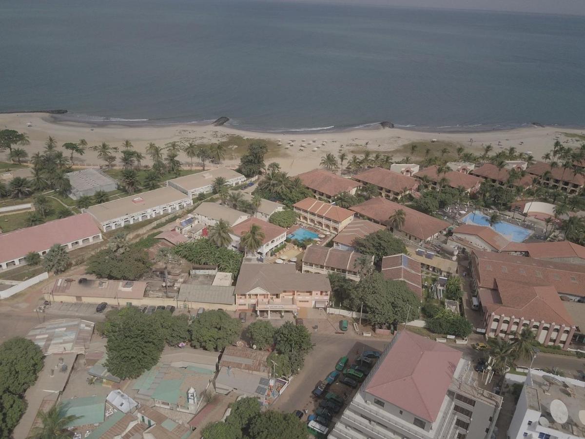 Cape Point Hotel Bakau 외부 사진