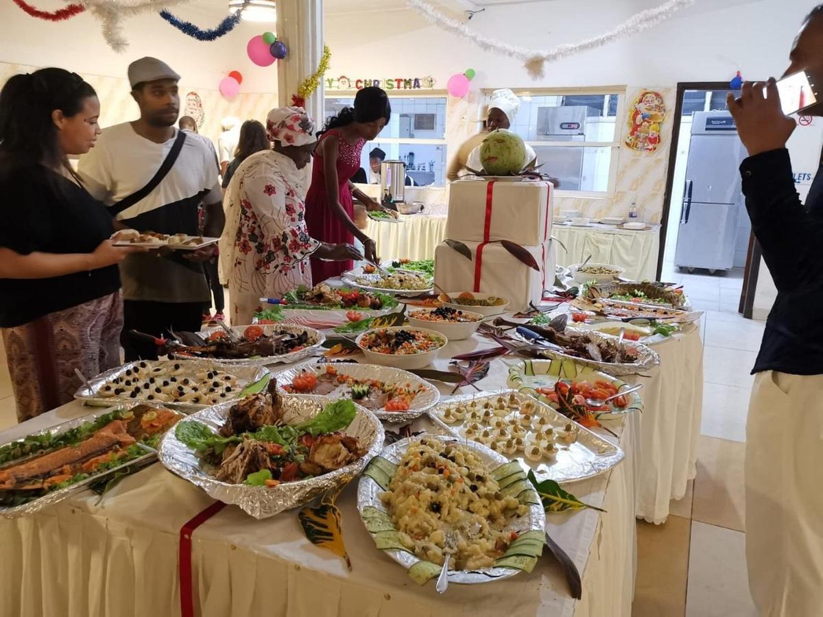 Cape Point Hotel Bakau 외부 사진