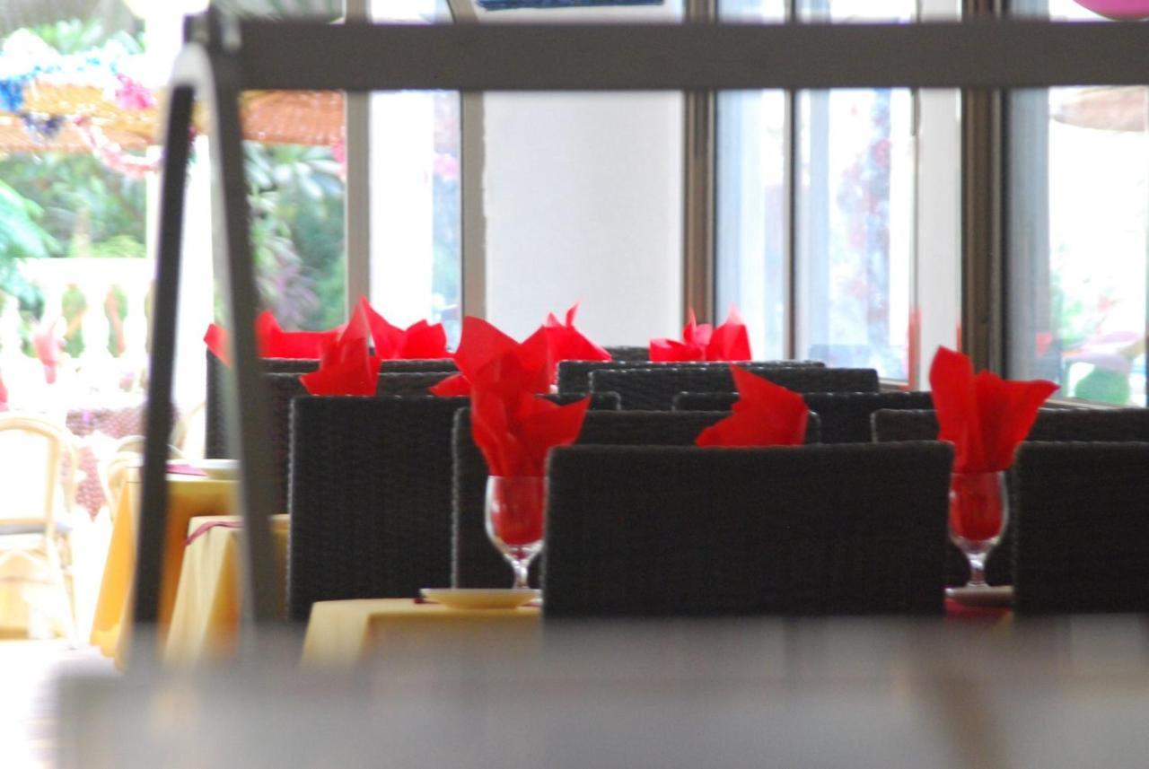 Cape Point Hotel Bakau 외부 사진