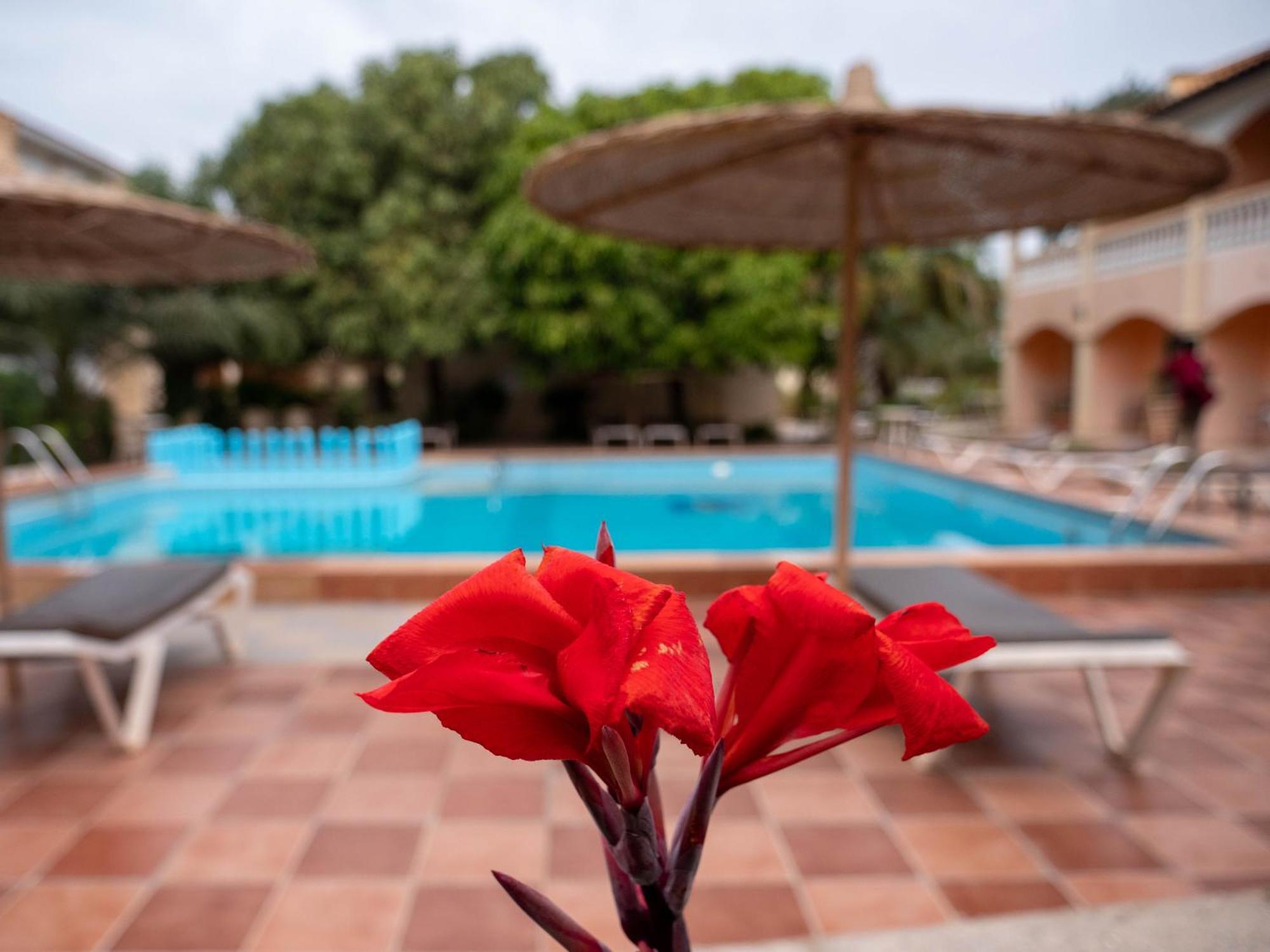 Cape Point Hotel Bakau 외부 사진