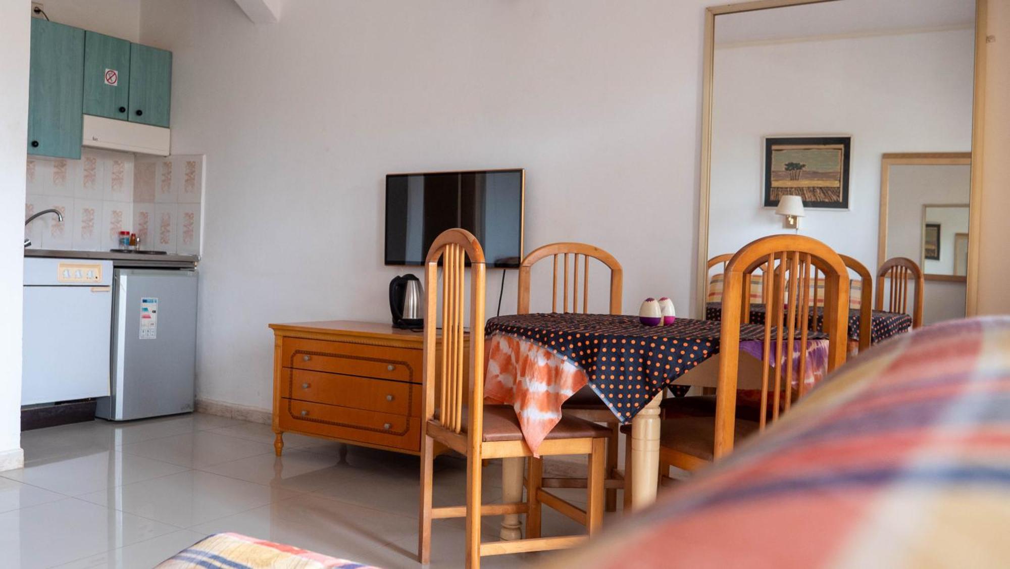 Cape Point Hotel Bakau 외부 사진