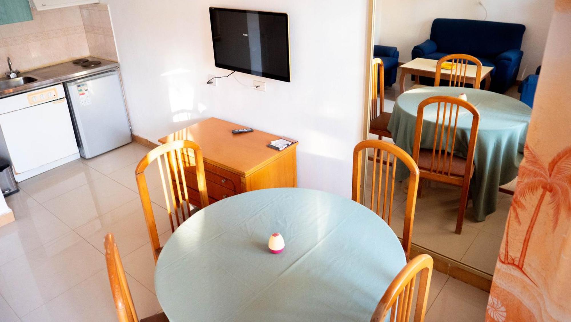 Cape Point Hotel Bakau 외부 사진