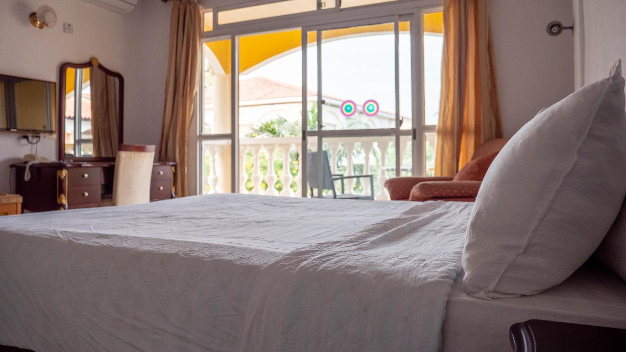 Cape Point Hotel Bakau 외부 사진