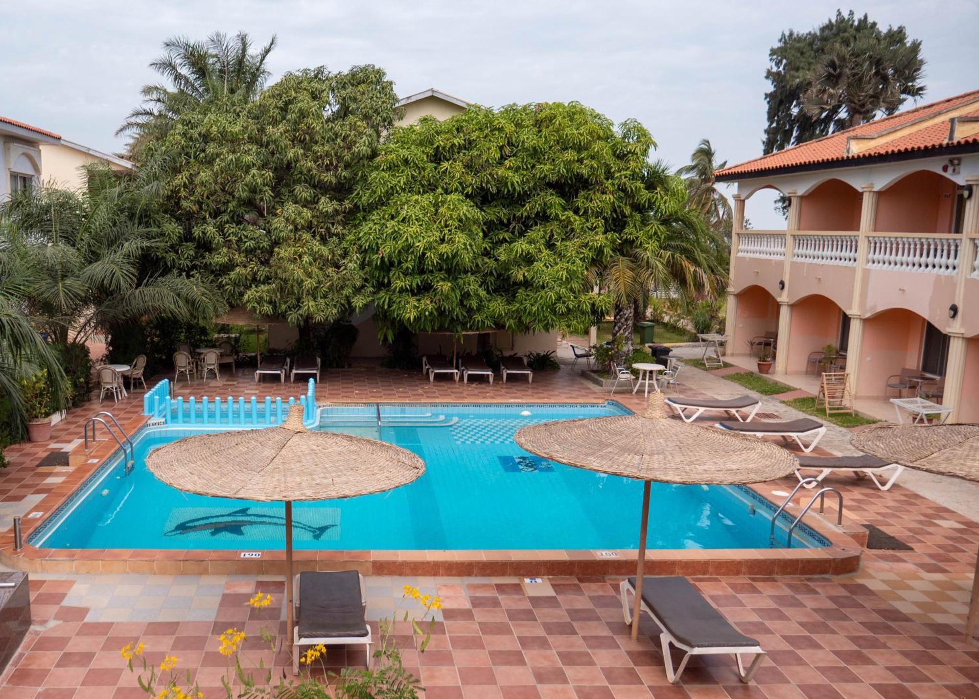 Cape Point Hotel Bakau 외부 사진