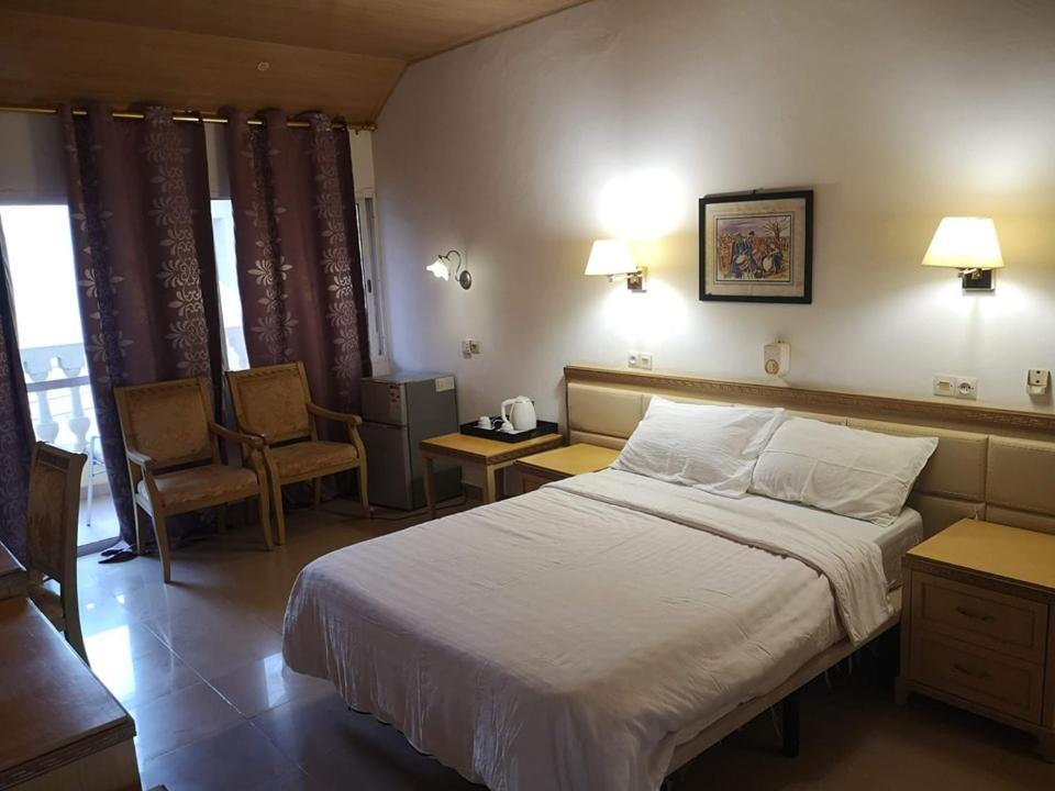 Cape Point Hotel Bakau 외부 사진